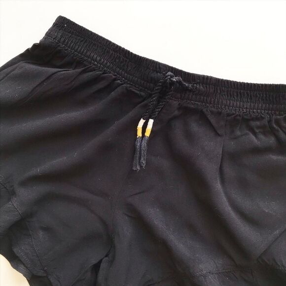 Old Navy black ruffle hem soft shorts  EUC M(8Y) - Picture 2 of 4